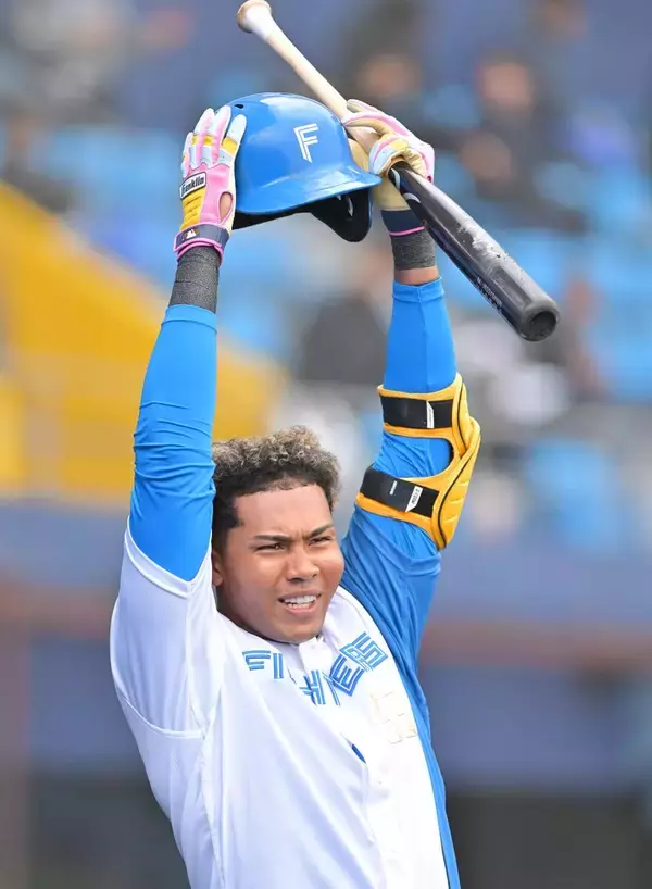 【日本ハム】水谷瞬が２打席連発　正真正銘の２発目にゆかりの名護で“パイナポー”パフォーマンス