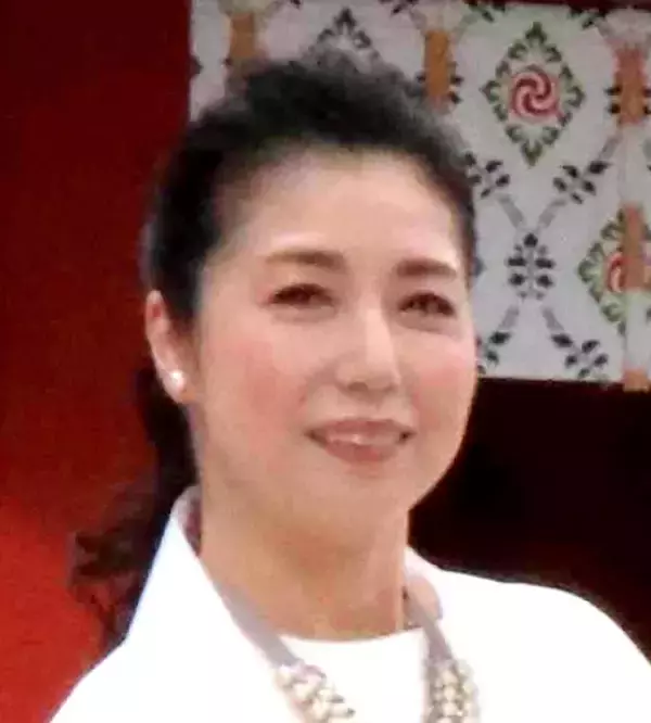 高橋ひとみ、舞台「ハリポタ」共演メンバーとの３ショット公開！「ステキ３人」「揃いましたね」「皆さん、いいお顔」