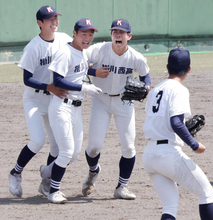 【高校野球】昨秋県準優勝の掛川西が昨春県準Ｖの桐陽に５―４　９回１死満塁のサヨナラピンチをエース古岡都暉が火消し