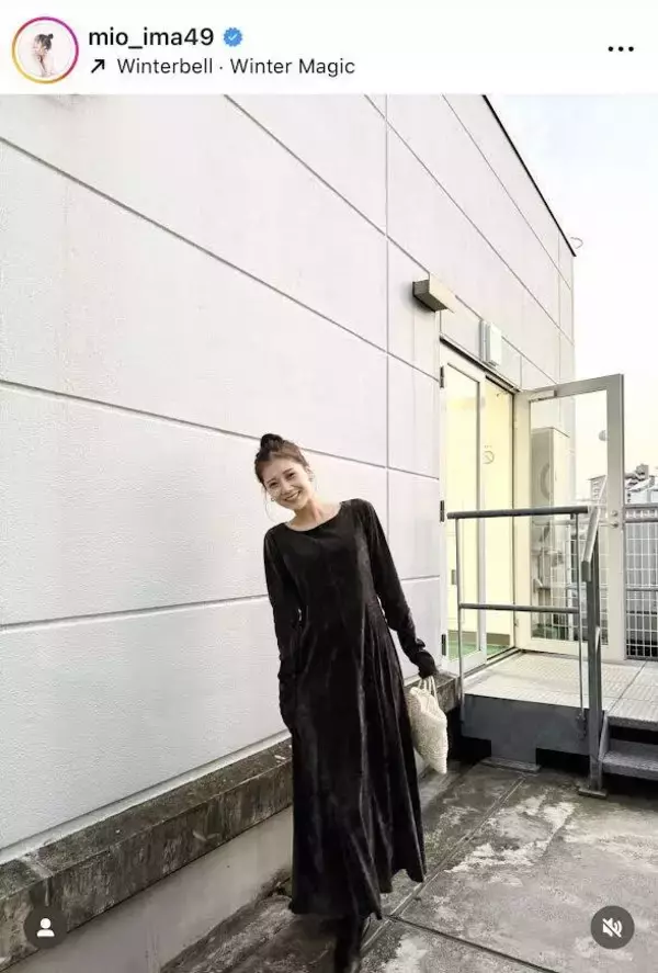 今井美桜、お団子ヘア＆黒ワンピが超キュート！「エレガント」「髪アップ似合う」「かわいい～！」
