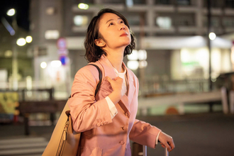 黒木華と野呂佳代のバディが都知事選掲示板を背に　フジテレビ系ドラマ「銀河の一票」メインビジュアル解禁