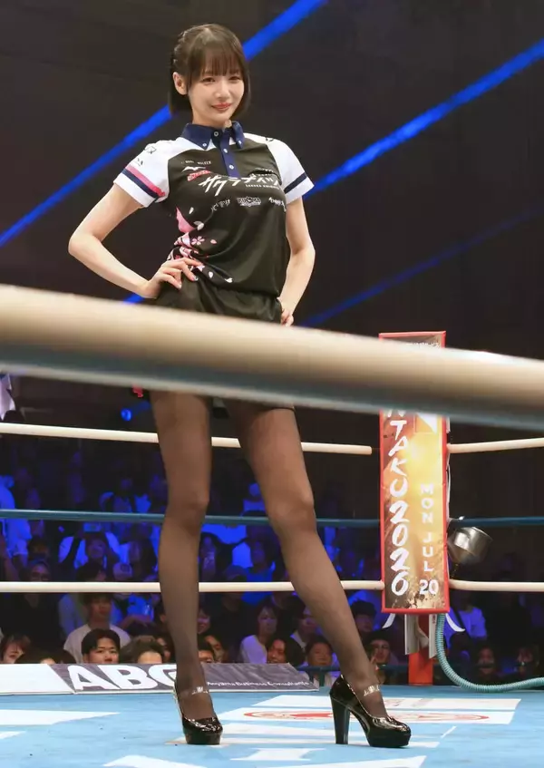岡田紗佳「選手目線で表情、曲に感情移入しながら見た」初の格闘技＆ラウンドガールは「８０００点」