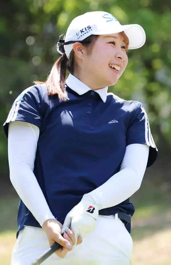 【女子ゴルフ】荒木優奈が首位　残り３ホールで４つスコアを伸ばす猛チャージ　ニチレイレディス初日