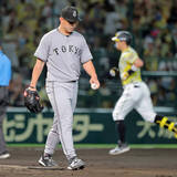 「【巨人】甲子園は大歓声　２勝目狙う小笠原慎之介が６回に佐藤輝明に先制ソロを浴びる　巨人加入後初失点」の画像1