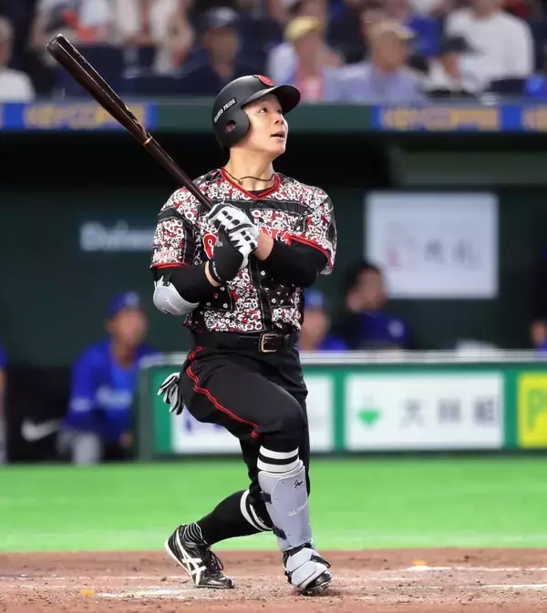 【巨人】佐々木俊輔が東京ドーム初本塁打の８号ソロで追加点！「思い切り振り切りました」移籍後初本塁打の帝京の先輩・松本剛に負けじと一発放つ