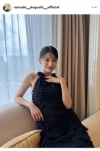 出口夏希、肩＆ほっそり二の腕あらわ！「透明感レベチ」「えぐ美人」「どこぞのお姫様」うっとりドレス姿