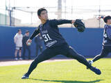 「【オリックス】新人合同自主トレ開始…ドラフト１位・藤川敦也「やっと練習ができたのでうれしい」」の画像1