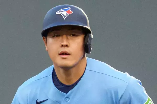 岡本和真、初の３番起用で１０号先制ソロ　１年目から出場３５試合目で大台到達　前日に４戦連発逃すも…圧巻のリスタート