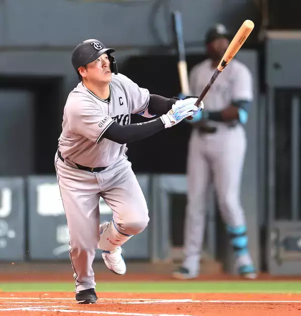 巨人・岸田行倫「キャビーの流れに乗れました」３年ぶり２本目の逆方向２号ソロ　猛打４出塁で今季初先発の西舘を援護