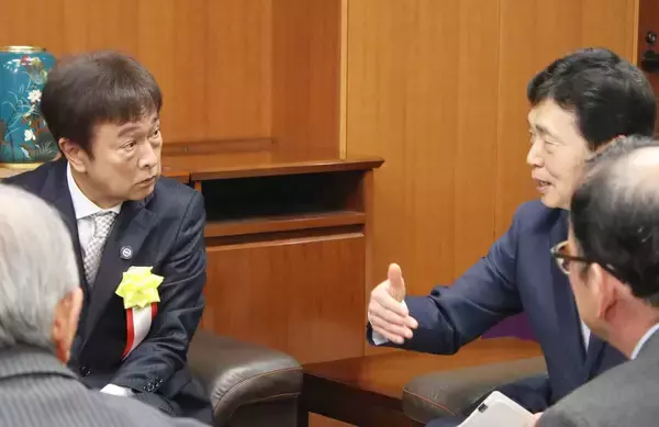 太川陽介、路線バスで３時間かけて国交省入り「奪っちゃいけない大切な足」とアピール