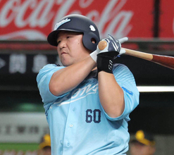 【西武】中村剛也が今季初安打で２４年連続安打、通算１８３１安打…今季７打席目で快音、本拠地拍手