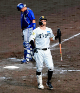【阪神】佐藤輝明のメジャー移籍容認へ　嶌村本部長「きょうの時点でコメントは…」も球団は前向きに検討　ポスティング申請開始は１１・１　史上９人目の３冠王