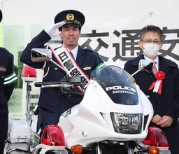【楽天】 前田健太が一日警察署長　交通ルールも先発ローテ守る「しっかりチームに貢献できるように」１１年ぶり国内復帰