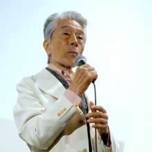 ８０歳のアクション俳優・倉田保昭「６０年やっていれば大根じゃなくなる」　白スーツでさっそう、背筋ピンの若さ異次元　７月公開の主演映画を発表