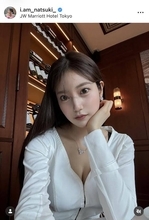“令和の峰不二子”胸元ザックリ＆お腹チラリの美スタイルに「色気たっぷり」「かわいい…」と反響…阿部なつき