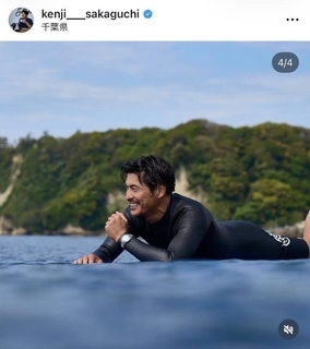 「海が似合う男Ｎｏ．１」５０歳・坂口憲二、復帰から３年で磨きがかかるイケオジ感に「どこからみてもかっこいい」