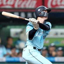 【西武】中村剛也が今季初安打で２４年連続安打　プロ初安打の約１か月後に生まれた小島大河が逆転弾「盛り上がった」