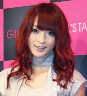 カミングアウトから１５年…佐藤かよ　変ぼうに衝撃広がる「ビックリ」「すごいね」「マジで…」３７歳