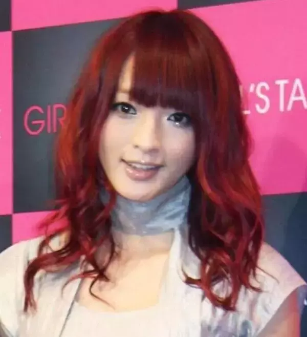 カミングアウトから１５年…佐藤かよ　変ぼうに衝撃広がる「ビックリ」「すごいね」「マジで…」３７歳