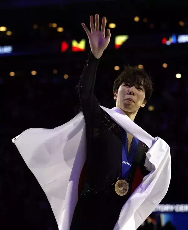 「【世界フィギュア】佐藤駿、五輪に続く銅メダル獲得　充実のシーズンに区切り「とても満足」」の画像