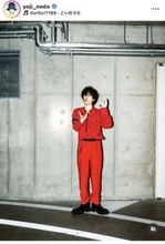 ＲＡＤＷＩＭＰＳ・野田洋次郎の真っ赤な全身ショットにファン騒然「かっこいい」「ほんと赤似合うな〜」