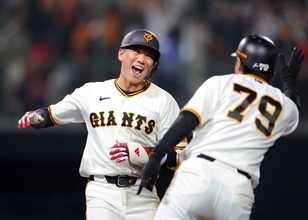 巨人・坂本勇人　ファンに感謝の逆転サヨナラ３００号「まだこうやってファンの皆さんの期待に応えられるんだなと思えた」