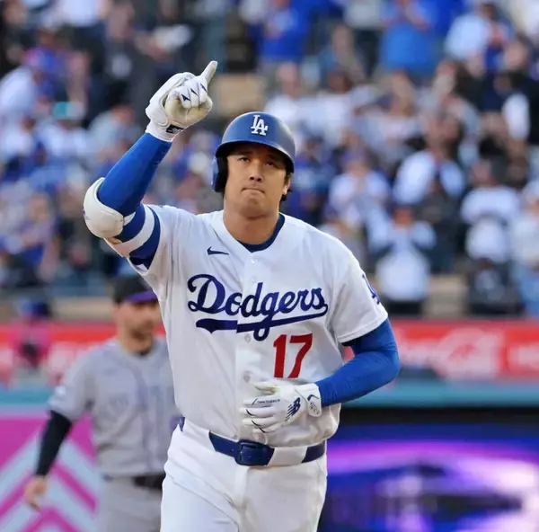 大谷翔平が「１番・ＤＨ」　２戦連発の１０号なるか、昨年キング争いのシュワバーとは１２本差　好調な６月に向け１０連戦がスタート