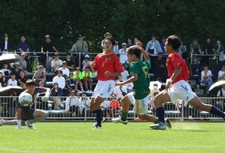 【高校サッカー】静岡学園が藤枝明誠を３―０で下して４強進出　ＦＷ沢井翼が３試合連続で２得点…静岡県総体