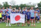 「【Ｗ杯】子どもたちから「ブラボー」なエール　日本代表練習開始前に現地の補習校の子どもたち６５人と交流」の画像1