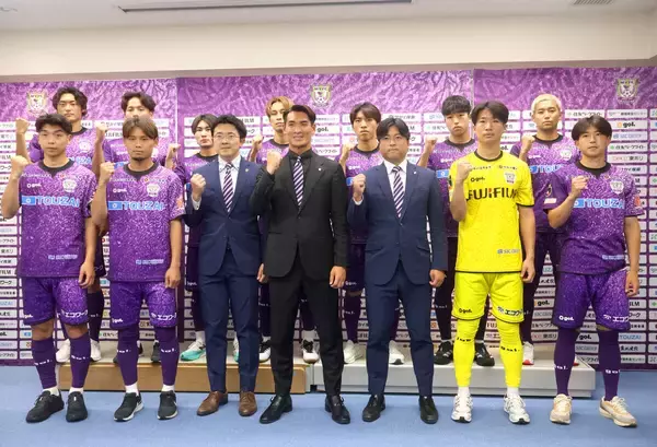 【Ｊ２藤枝】Ｗ杯から２日前帰国・槙野智章監督が新体制発表で決意新た「このメンバーなら本気でＪ１昇格を狙える」現地では森保一監督から激励の言葉も