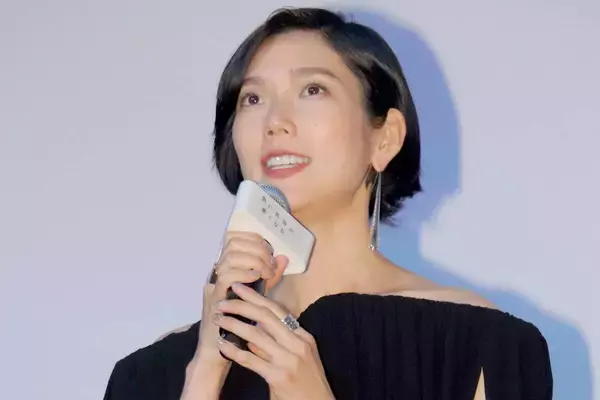 妊娠中の岡本多緒に「もうじき生まれちゃう！」黒柳徹子がお腹にびっくり！...カンヌ国際映画祭で女優賞