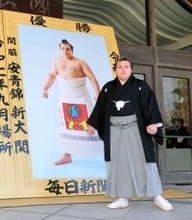 「思ったよりかっこよかった」安青錦の優勝額…新大関優勝で「増やしていきたい」