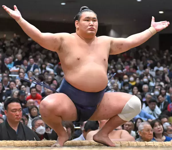 豊昇龍が連敗で３敗目　過去４勝５敗の熱海富士に金星配給　横綱初Ｖピンチ