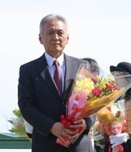 小西一男調教師が生まれ育った中山競馬場で有終　「昔は厩舎に住んでいましたからね。これからもずっと来ますよ」