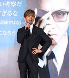 「木村拓哉　質問コーナーで通路を駆け上がり観客の至近距離に「どちらからいらしたんですか？」丁寧にマイクフォロー」の画像1