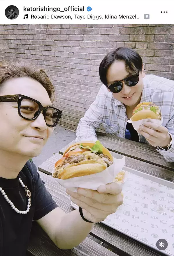 ４９歳・香取慎吾　仲良し俳優とのプラべ２ショにファン歓喜！「最高で最強なコンビだな～」「この並びが尊い」