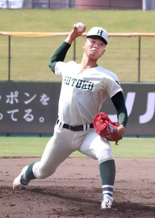 【高校野球】報徳学園・谷口哲聖が公式戦初先発で１失点完投　同じＵ１５日本代表の大阪桐蔭・川本のセンバツＶから刺激