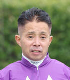 「京都３Ｒで落馬負傷した岩田康誠騎手は右肩と頭部の負傷　騎乗したウィムーヴは予後不良　ＪＲＡが発表」の画像1