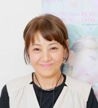 ５６歳・芳本美代子「教授という形で授業を持っています」大学教授のかたわら「花の８５年組」でアイドルユニットも結成