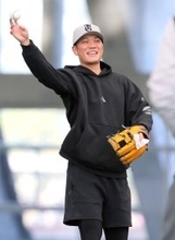 巨人の「サカマル」が宮崎合同自主トレ猛練習締め　坂本勇人は５時間超、キャンプへ「頑張ります」