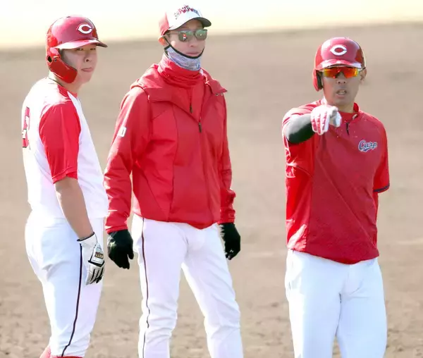 【広島】ドラ1･平川蓮、WBC戦士に“ダブル弟子入り” キャンプ初日から積極的に質問｢一つでも自分のものにしたい｣