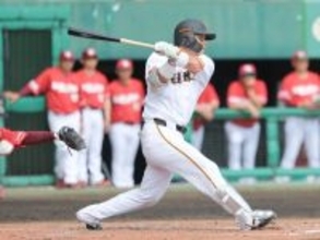 【巨人】大城卓三の凱旋適時打で先制　スタンドは大盛り上がり　扇の要としては新外国人トリオの「０」行進サポート