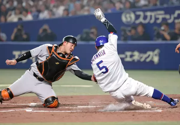 「【番記者Ｇ戦記】最後まで諦めない大切さが詰まったキャベッジのセカンドプレー　ミスした後の１点阻止が勝利につながる」の画像