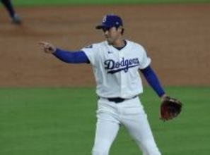 大谷翔平、生まれて１年のまな娘に「ただただかわいい」「お茶のパッケージ見てパパ。分かっているのか分かっていないのか」