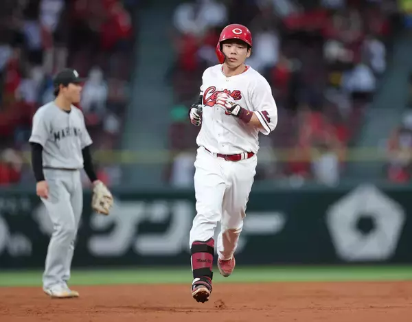 【広島】持丸泰輝が２回に先制ソロ　５日にプロ１号→今月だけで３本目　」しっかり捉えることができた」育成出身の７年目捕手