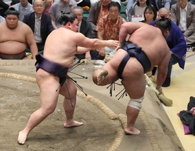 義ノ富士が勝ち越し　０勝５敗から驚異の巻き返し　ご当所・九州場所での三役復帰へ前進「明日、あと１番」
