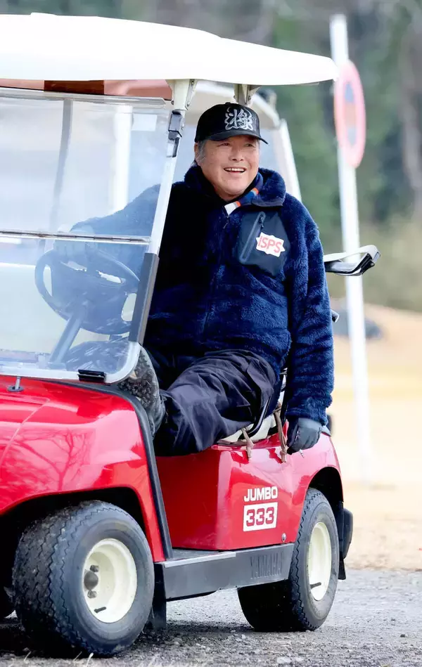 「ジャンボさんのお人柄がよく伝わると思います」…尾崎将司さんが１３年前に弟の披露宴で贈った「歌唱」映像…「ＴＨＥ　ＴＩＭＥ，」安住紳一郎アナがしのぶ