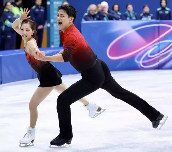 【五輪】フィギュア団体、見えた“金ロード”　りくりゅう、坂本で米国に５点差追いつき、最後に佐藤ＶＳマリニンの一騎打ちへ「シングルが天王山に」