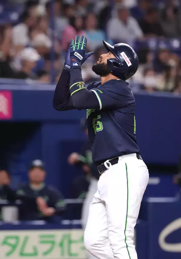 【ヤクルト】ドミンゴ・サンタナが９号先制ソロ　柳裕也には敵地で４連勝中