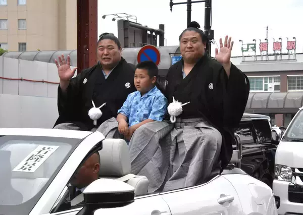 若隆景が地元・福島で優勝パレード　前回はコロナ禍で開催できなかったＶパレードに「想像以上の人に集まっていただいた。とてもうれしい」